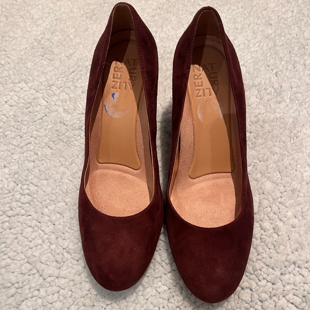 Naturalizer maroon-brownish suede pumps